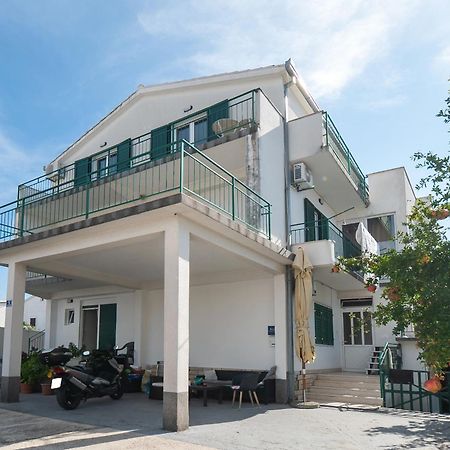 Apartments Polly Primošten Екстериор снимка