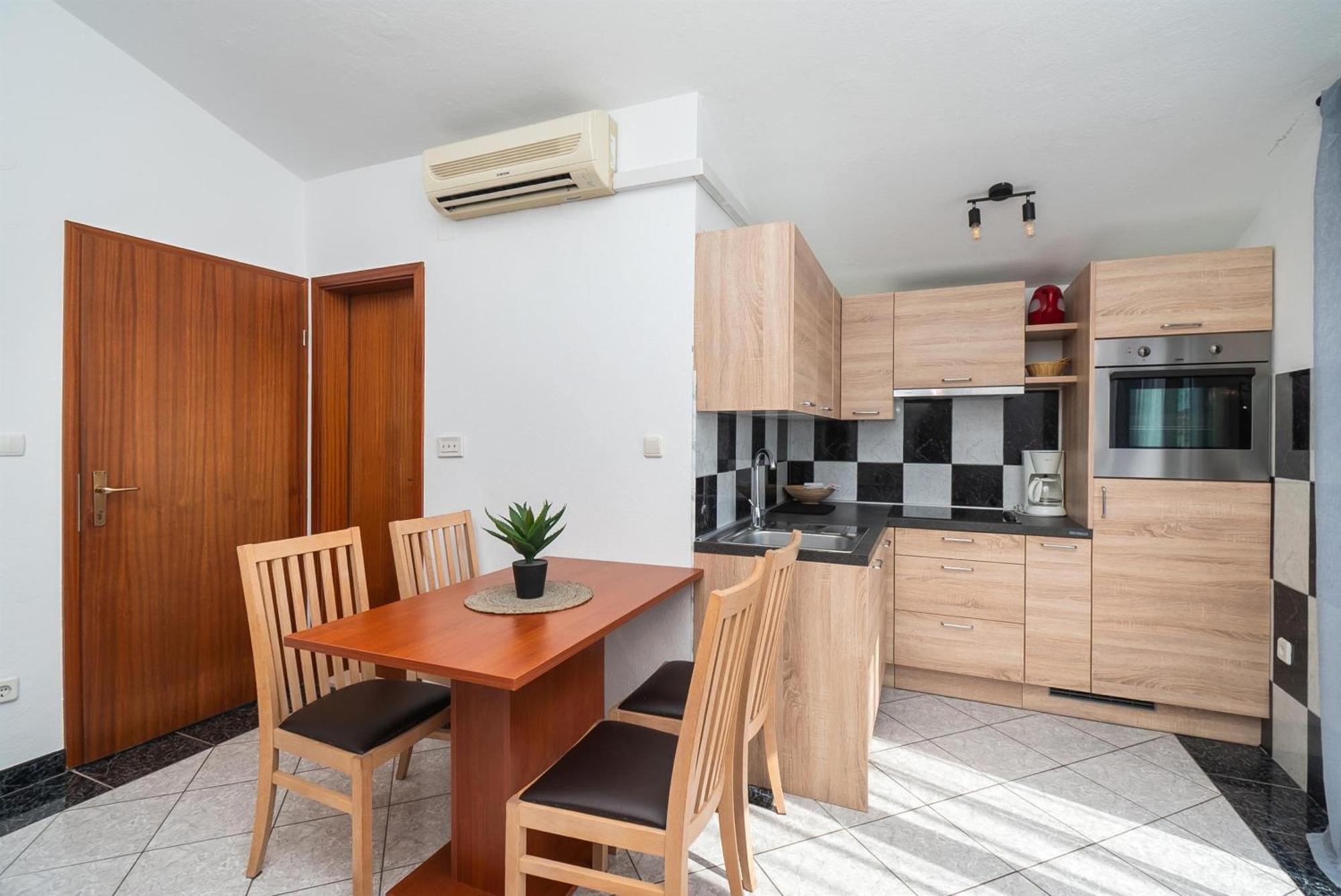 Apartments Polly Primošten Екстериор снимка