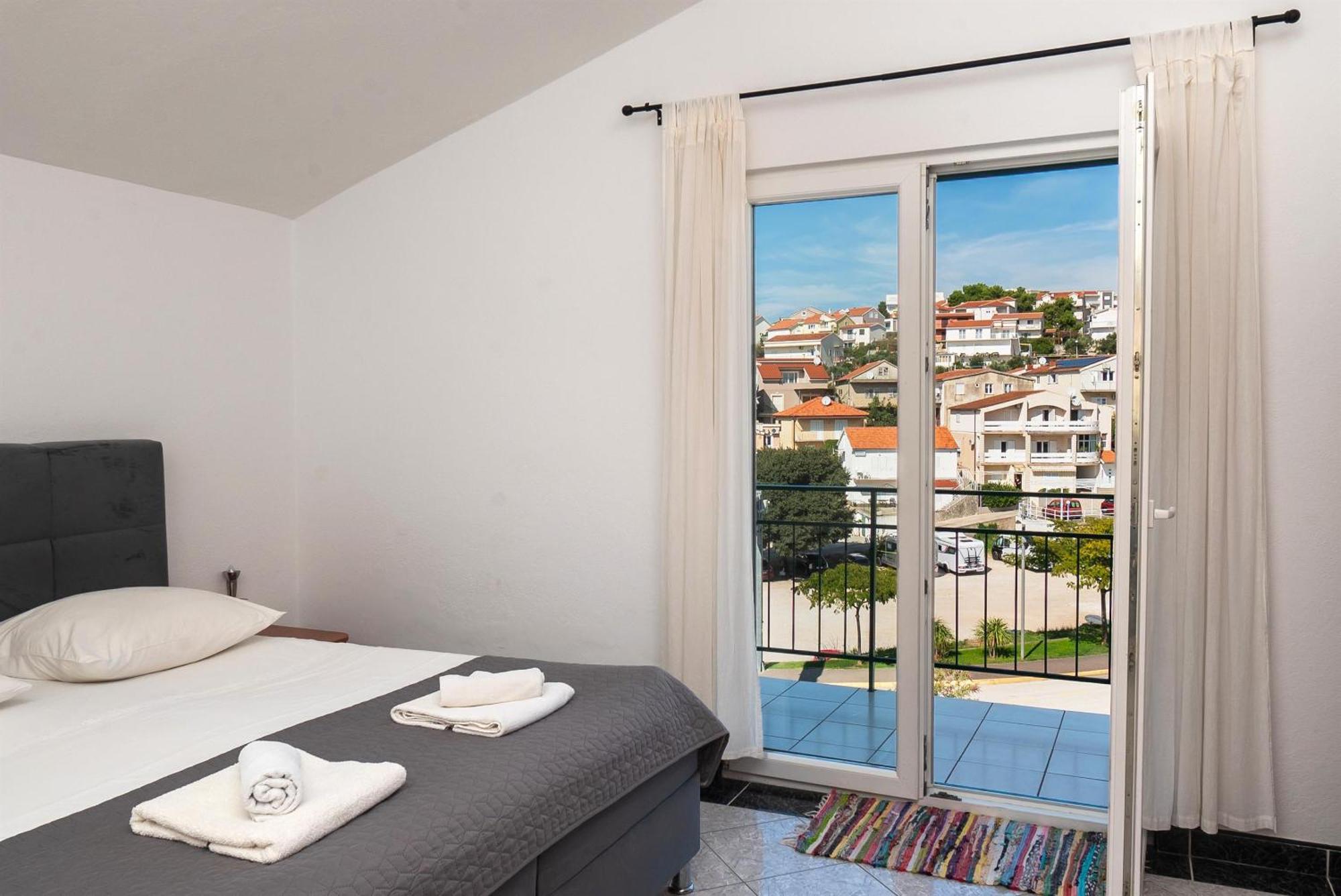 Apartments Polly Primošten Екстериор снимка